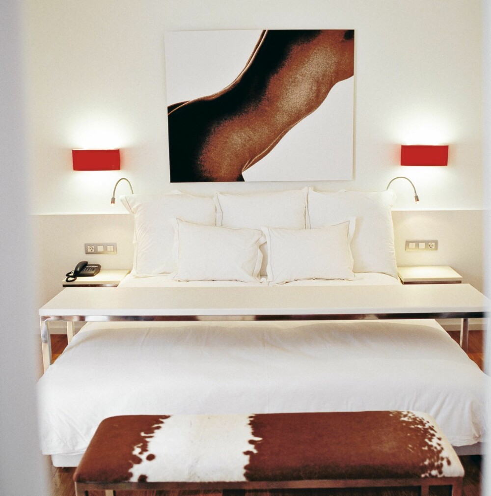 SCANDINAVIAN CHIC: Med sine rene linjer og dempete farger er Hotel Tres en del av den minimalistiske trenden som preger flere av Mallorcas nye hoteller.