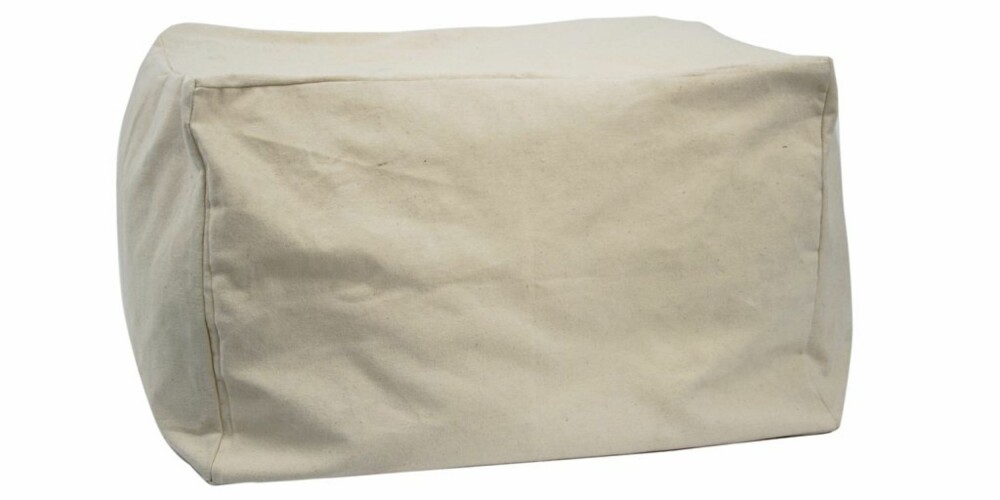 PUFF MED INNHOLD: Denne puffen kan fylles med gjestedyner og sengetøy. Når den er tom, tar den minimalt med plass og kan lett pakkes vekk. Kr 279, fra Granit. PUFF MED INNHOLD: Denne puffen kan fylles med gjestedyner og sengetøy. Når den er tom, tar den minimalt med plass og kan lett pakkes vekk. Kr 279, fra Granit.
