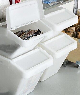 SMARTE BOKSER: Sortera kurv med vippefunksjon, kr 75, fra Ikea. SMARTE BOKSER: Sortera kurv med vippefunksjon, kr 75, fra Ikea.
