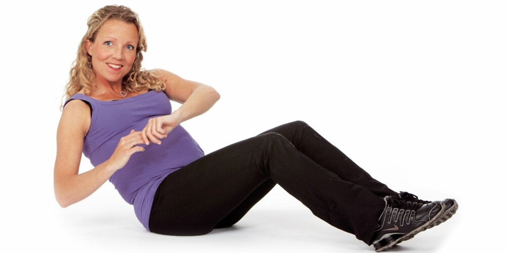 2. SKRÅ MAGEMUSKLER: Vri kroppen fra side til side for å styrke magemusklene. FOTO: Bjørn-Inge Karlsen/HM Foto