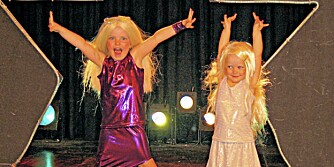 MINISTARS: Barn fra 3 år synger og danser på scenen og forvandles til stjerner med klær og make up.