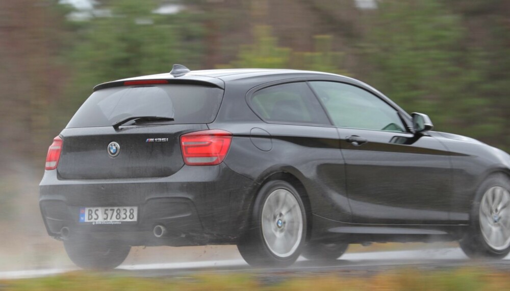 RASKEST: BMW M135i er en av de kjappeste bilene vi har testet. Og en nydelig motor sørger for at kreftene er lett tilgjengelige. RASKEST: BMW M135i er en av de kjappeste bilene vi har testet. Og en nydelig motor sørger for at kreftene er lett tilgjengelige.