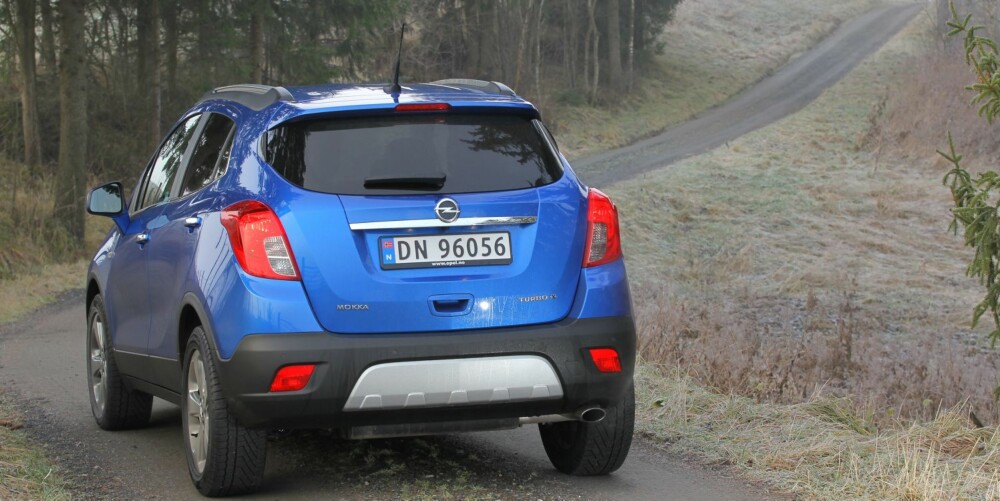 GODT GJORT: Opel Mokka ser ikke verst ut. Det skyldes at Opel har vært langt nede i kisten med gode designtriks. FOTO: Petter Handeland GODT GJORT: Opel Mokka ser ikke verst ut. Det skyldes at Opel har vært langt nede i kisten med gode designtriks. FOTO: Petter Handeland