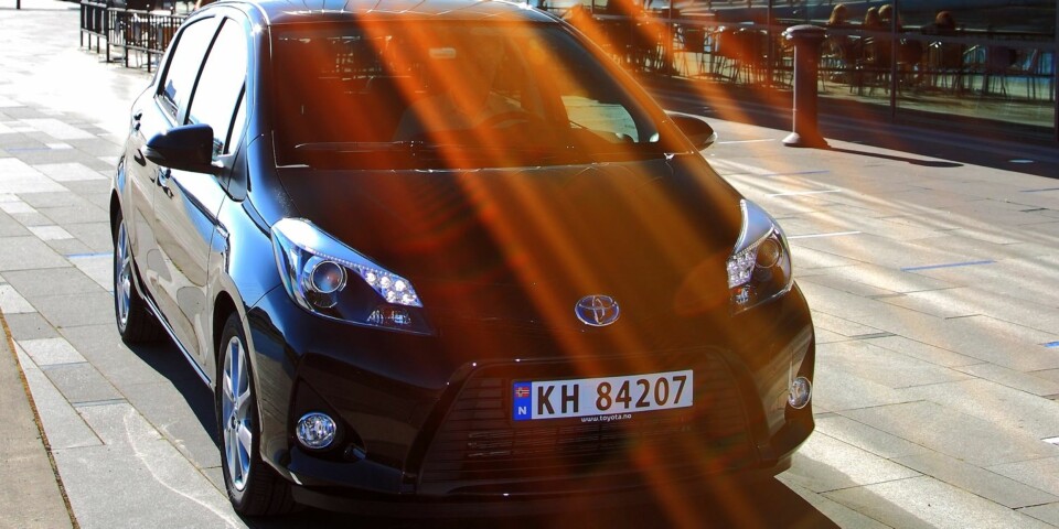 TRYGG: Toyota Yaris Hybrid er som kameraten du kanskje ikke ler mest sammen med, men som alltid er stødig og ordentlig. FOTO: Egil Nordlien, HM Foto