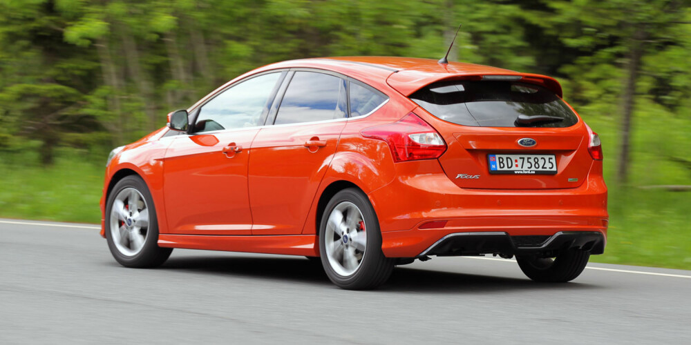 HOLDER KOKEN: Designet til Ford Focus holder seg nesten like godt som veiegenskapene. FOTO: Terje Bjørnsen HOLDER KOKEN: Designet til Ford Focus holder seg nesten like godt som veiegenskapene. FOTO: Terje Bjørnsen