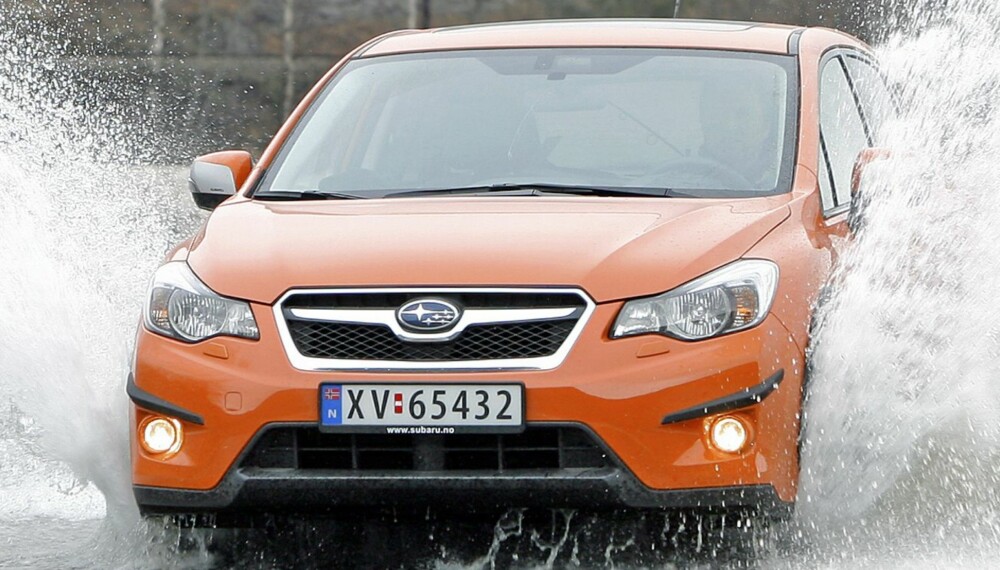 TØFFING: I god fart over røft underlag er den i sitt ess. XV gir den robuste følelsen Subaru er kjent for, og har faktisk hele 22 centimeter bakkeklaring. Foto: Petter Handeland TØFFING: I god fart over røft underlag er den i sitt ess. XV gir den robuste følelsen Subaru er kjent for, og har faktisk hele 22 centimeter bakkeklaring. Foto: Petter Handeland