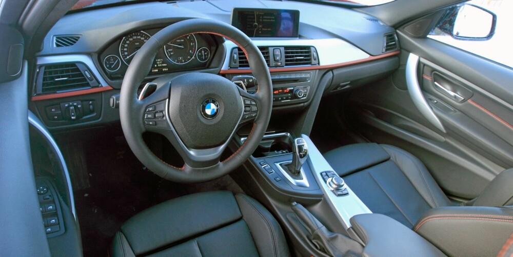KOMPAKT: Bak rattet i nye BMW 3-serie får du et tett og intim cockpitfølelse. KOMPAKT: Bak rattet i nye BMW 3-serie får du et tett og intim cockpitfølelse.
