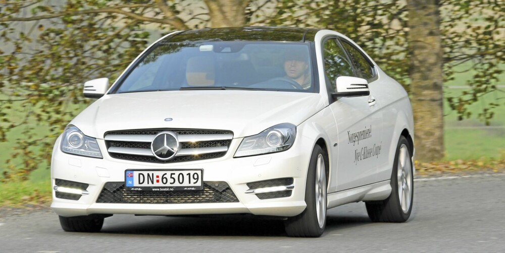 PASSE: Sportslig, men ikke über-sportslig. Mercedes C 180 CGI er en bil vi gjerne ville valgt til de aller lengste bilturene. FOTO: Terje Bjørnsen