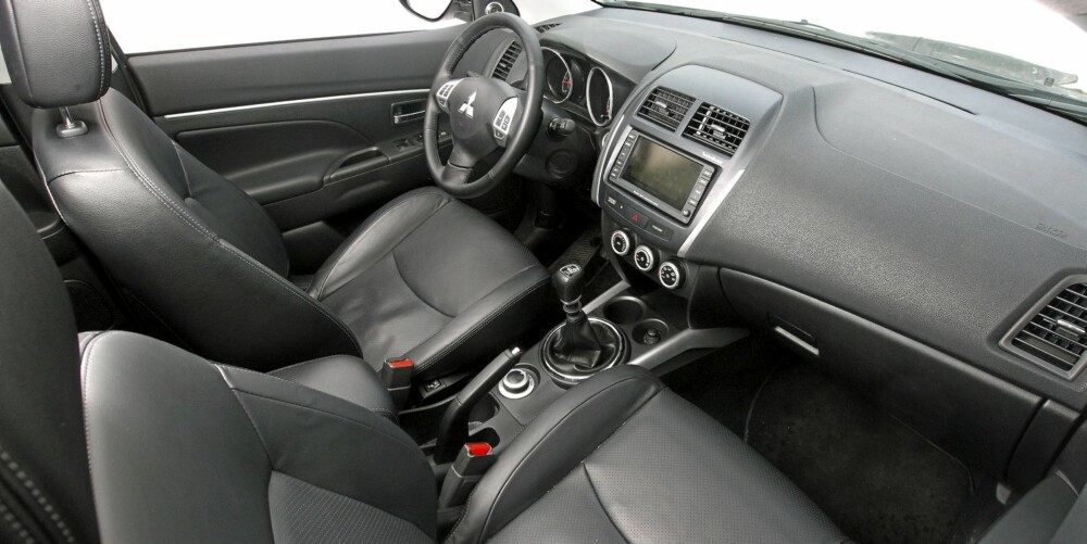 Mitsubishi ASX med Instyle+ utstyrspakke har det aller meste du ønsker deg, som navigasjon og skinninteriør. Mitsubishi ASX med Instyle+ utstyrspakke har det aller meste du ønsker deg, som navigasjon og skinninteriør.