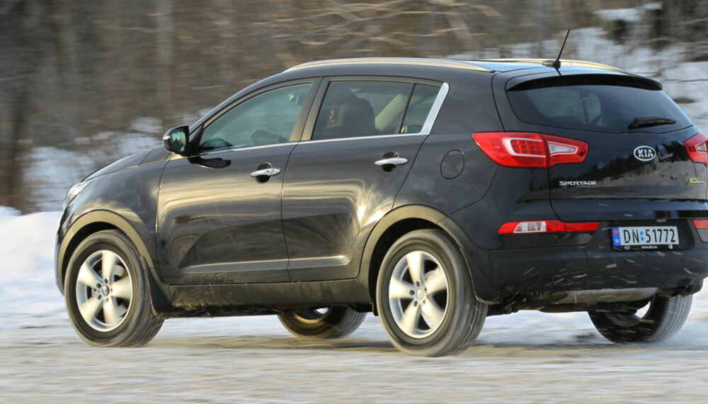 Kia Sportage 1,7 CRDI er en av de tøffeste folke-SUV'ene på markedet. Selv med forhjulsdrift. Kia Sportage 1,7 CRDI er en av de tøffeste folke-SUV'ene på markedet. Selv med forhjulsdrift.