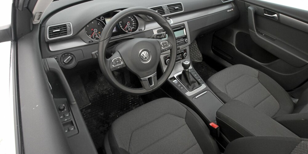 I Comfortlineversjonen av VW Passat 1,6 TDI stasjonsvogn er utstyrsnivået fornuftig og setene behagelige. I Comfortlineversjonen av VW Passat 1,6 TDI stasjonsvogn er utstyrsnivået fornuftig og setene behagelige.