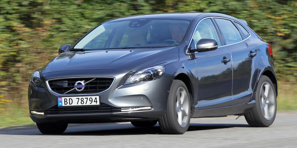 Test Volvo V40 T3 og Ford Focus 1,6 Ecoboost 182 Biltester