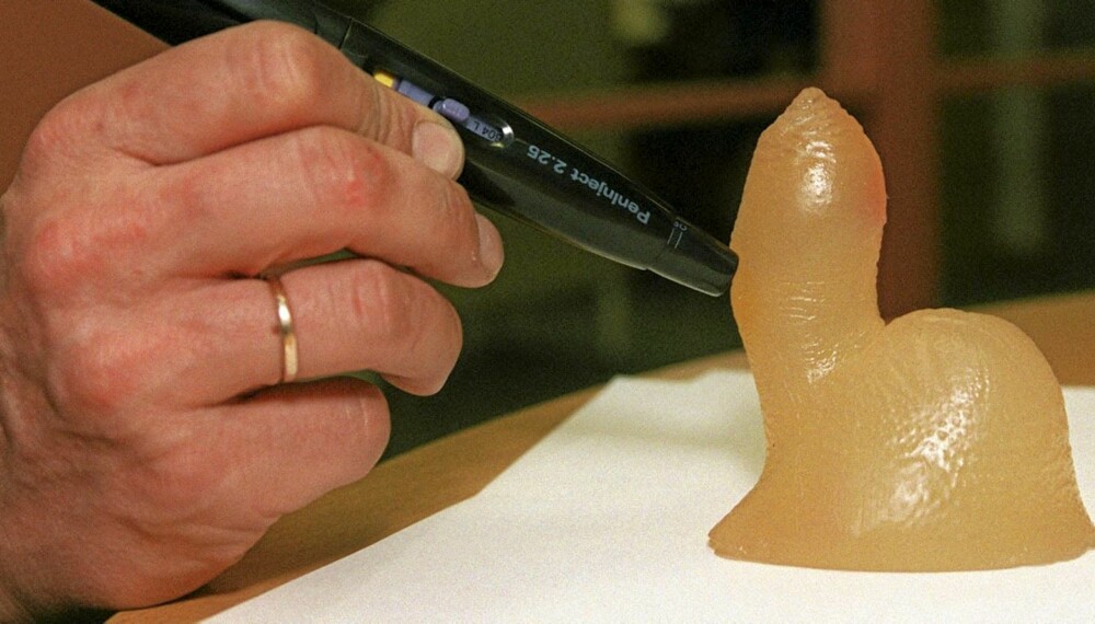 KAN SLIPPE SPRØYTE OG PILLER: Legemiddelet Caverject injiseres direkte i penis med sprøyte og er et av produktene på dagens marked som kan gi ereksjon. I fremtiden kan lydbølgebehandling bli en permanent løsning for menn med ereksjonssvikt. KAN SLIPPE SPRØYTE OG PILLER: Legemiddelet Caverject injiseres direkte i penis med sprøyte og er et av produktene på dagens marked som kan gi ereksjon. I fremtiden kan lydbølgebehandling bli en permanent løsning for menn med ereksjonssvikt.