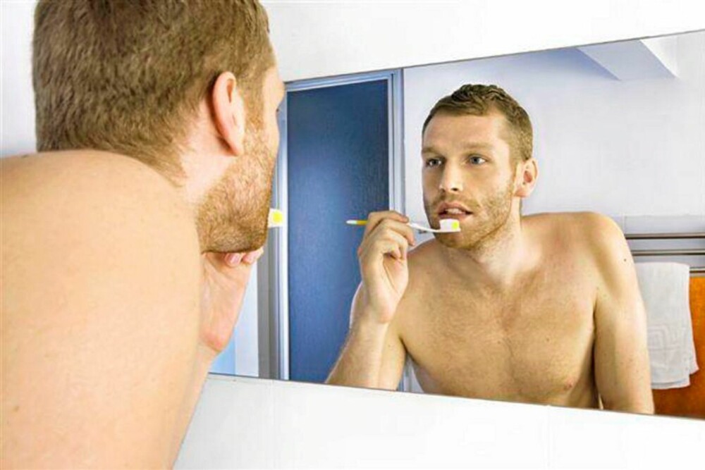 AVSLØRT: En tredjedel av menn pusser tennene bare en gang om dagen.