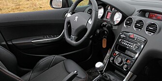 PEUGEOT: Traust, men funksjonelt innvendig. Foto: Petter Handeland PEUGEOT: Traust, men funksjonelt innvendig. Foto: Petter Handeland