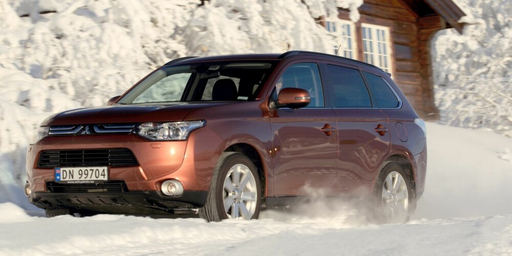 I MIDTEN: Mitsubishi Outlander legger seg mellom de to andre når det gjelder kjørefølelse. I MIDTEN: Mitsubishi Outlander legger seg mellom de to andre når det gjelder kjørefølelse.