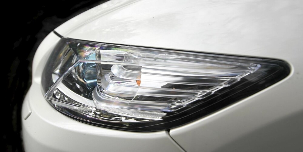 DESIGN: CR-Z ser helt kalrt bra ut, og har flere kule detaljer. DESIGN: CR-Z ser helt kalrt bra ut, og har flere kule detaljer.