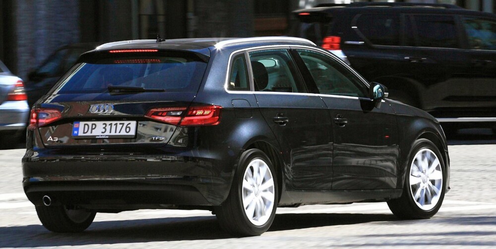 KVIKK: Audi A3 Sportback har svært presis styring. Med liten motor er vekta relativt lav, og det bidrar til at bilen føles kjapp og hendig i svingene. FOTO: Egil Nordlien, HM Foto KVIKK: Audi A3 Sportback har svært presis styring. Med liten motor er vekta relativt lav, og det bidrar til at bilen føles kjapp og hendig i svingene. FOTO: Egil Nordlien, HM Foto