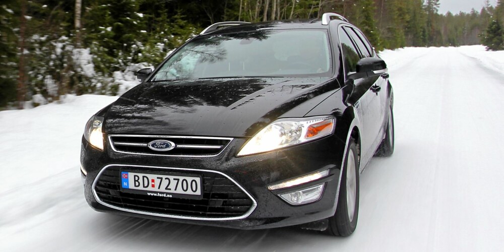 BEST I TEST: Ford Mondeo 1,6 TDCI: Ford Mondeo har mest storbilfølelse og mest plass totalt sett. 1,6-literen er tilstrekkelig sterk. Bilen er fortsatt blant våre absolutte favoritter når det gjelder kjøreegenskaper.