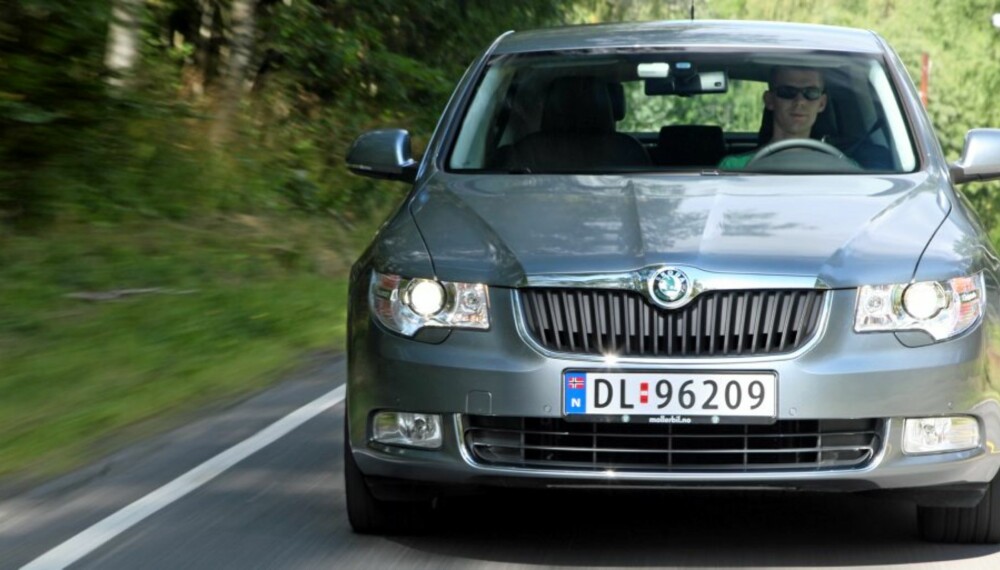 SKODA SUPERB: Skodas største bil er blant de mest fornuftige bilkjøpene du kan gjøre. SKODA SUPERB: Skodas største bil er blant de mest fornuftige bilkjøpene du kan gjøre.