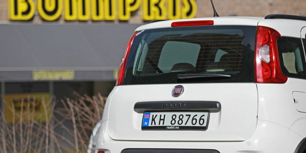 BUNNPRIS: Ingen firehjulsdrevet bil er billigere enn Fiat Panda 4x4. Men så må du også ofre noe på flere andre fronter sammenlignet med andre biler til 200.000 kroner. FOTO: Petter Handeland BUNNPRIS: Ingen firehjulsdrevet bil er billigere enn Fiat Panda 4x4. Men så må du også ofre noe på flere andre fronter sammenlignet med andre biler til 200.000 kroner. FOTO: Petter Handeland