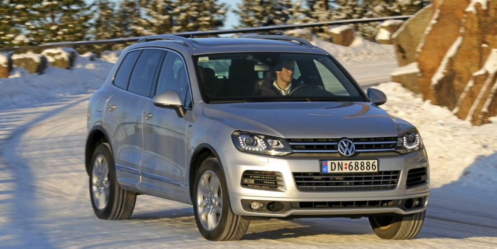 LETTKJØRT: Tross høy vekt er VW Touareg presis og forutsigbar på glatt føre. LETTKJØRT: Tross høy vekt er VW Touareg presis og forutsigbar på glatt føre.