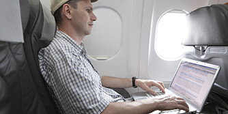 ELEKTRISK UTSTYR MÅ AV: Hvorfor må vi egentlig skru av alt av elektroniske utstyr ved take off og landing, selv om det ikke sender ut signaler? ELEKTRISK UTSTYR MÅ AV: Hvorfor må vi egentlig skru av alt av elektroniske utstyr ved take off og landing, selv om det ikke sender ut signaler?