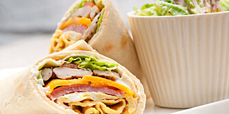 KYLLINGWRAP: Wraps er ofte pakket i en fin tortillalefse som inneholder mye sukker og fint mel. ILLUSTRASJONSFOTO: Colourbox KYLLINGWRAP: Wraps er ofte pakket i en fin tortillalefse som inneholder mye sukker og fint mel. ILLUSTRASJONSFOTO: Colourbox