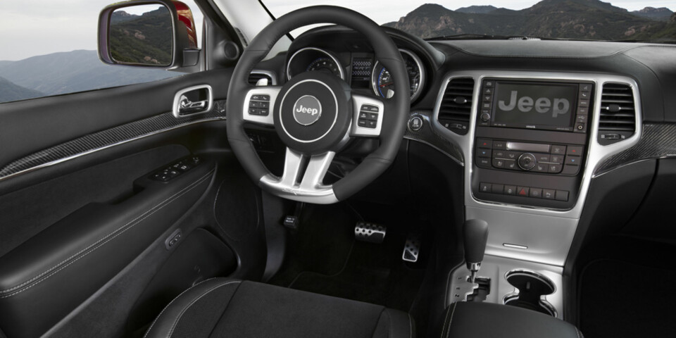 FORGJENGEREN: Det femtrinns automatgiret i forgjengeren (bildet) er erstattet av en moderne åttetrinnskasse fra ZF. FOTO: Produsent