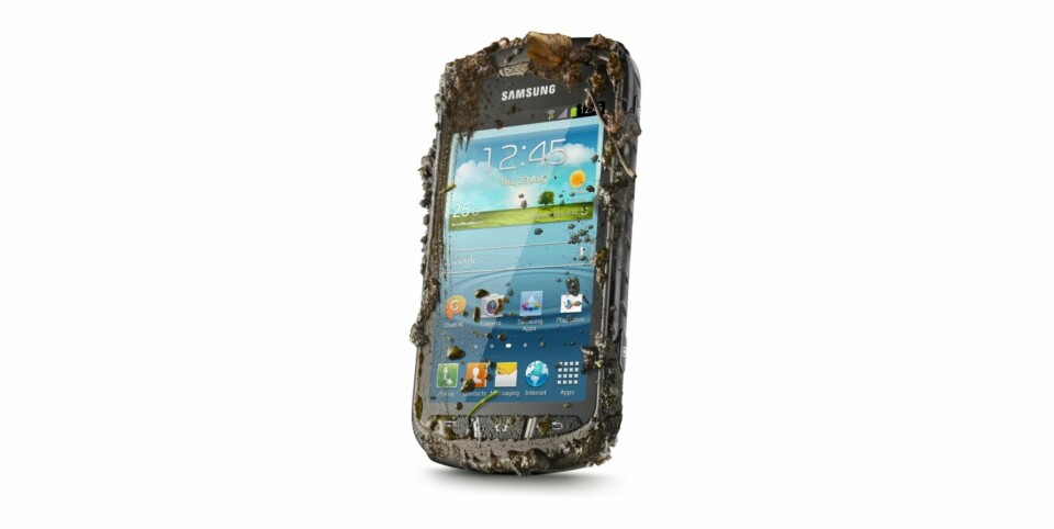 KUL: Galaxy Xcover 2 har et kult utseende, selv om værtetting og støtdemping har gjort den litt større enn den trenger å være.