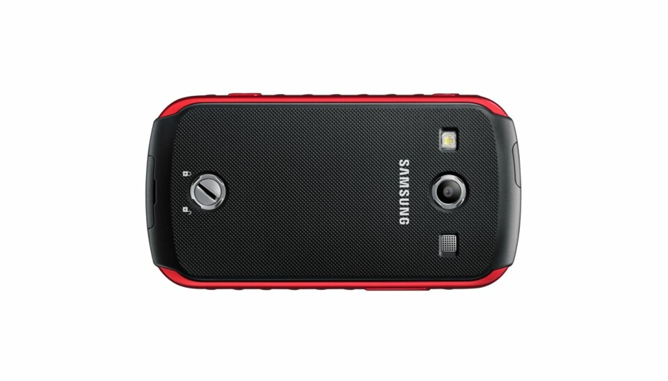 TØFFING: Samsung Galaxy Xcover 2 er en hardfør mobil som skal tåle en smell.