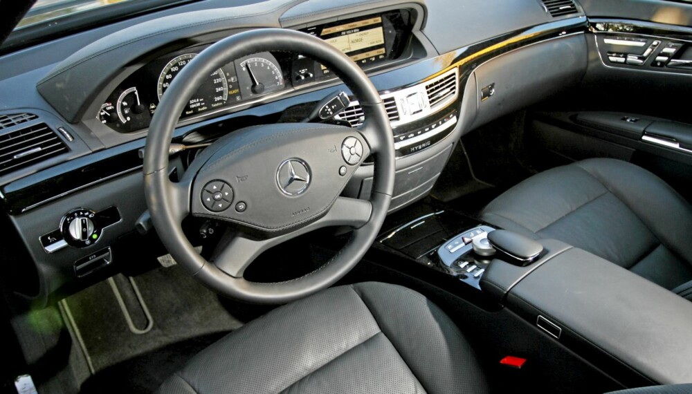 OVERLEGEN KOMFORT: Mercedes S-klasse er nesten selvskreven som en liste som dette. OVERLEGEN KOMFORT: Mercedes S-klasse er nesten selvskreven som en liste som dette.