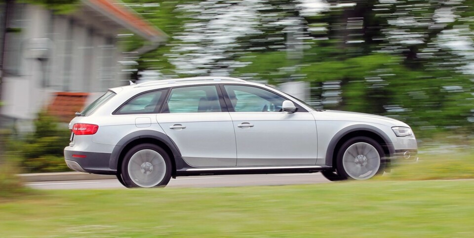 GODKJENT: I vår faste, 20 mil lange testrunde greier A4 Allroad seg med et forbruk på 0,59 l/mil - faktisk litt lavere enn oppgitt. . Resultatet er meget godt for en firehjulsdrevet bil med automatgir. Foto: Petter Handeland