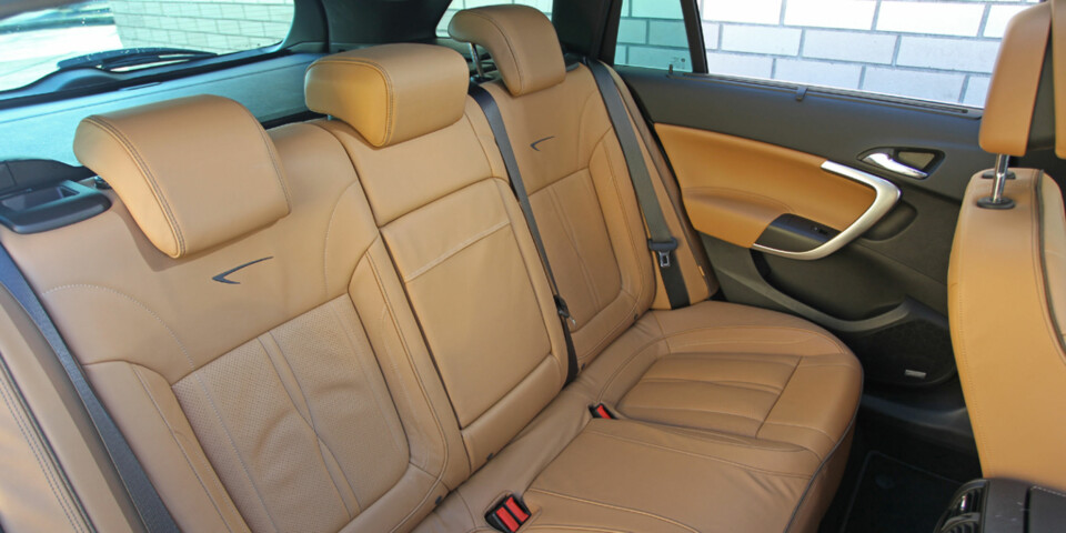 LITT TRANG: Både bakseteplassen og bagasjeromsvolum er mindre enn i de beste familiestasjonsvognene - biler som Passat Alltrack og Superb Alldrive.