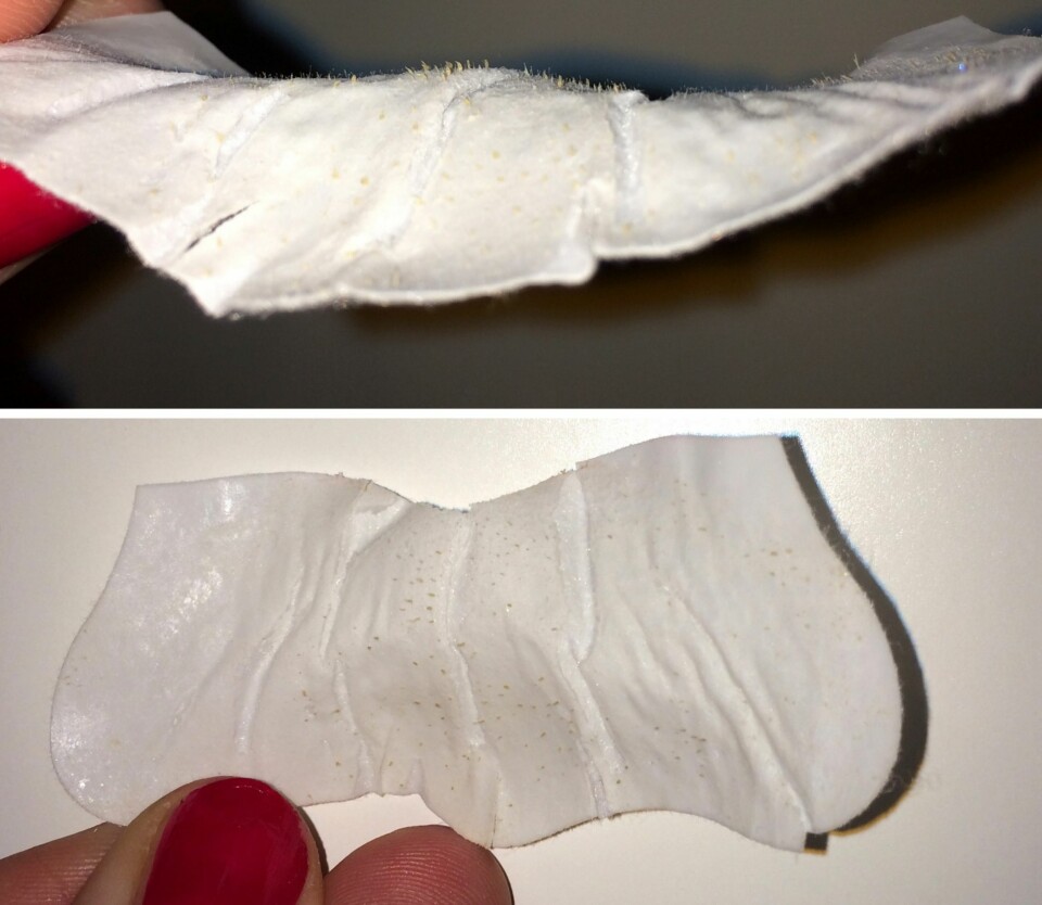 SYNLIG RESULTAT: På selve pore-stripsen til Nivea, kunne man se masse små avlange rester som ser ut som hudormer, dog resultatet på haka ikke var like synlig.