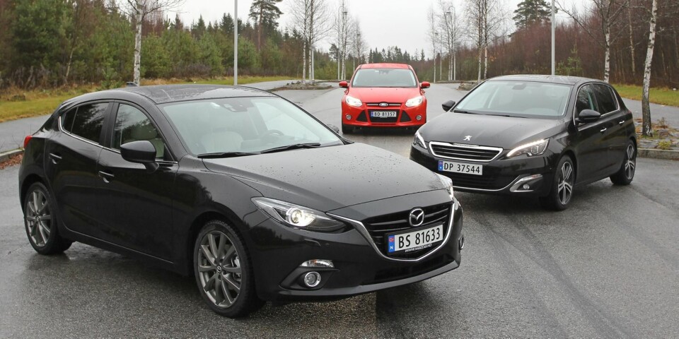 I TEST: Mazda 3 med toliters selvpustende bensinmotor, Peugeot 308 med 1,6-liters turbodiesel og Ford Focus med énliters turbodiesel.