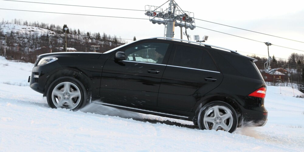 TØRSTERE: Mercedes ML har det høyeste forbruket og den mest distanserte kjørefølelsen. FOTO: Petter Handeland TØRSTERE: Mercedes ML har det høyeste forbruket og den mest distanserte kjørefølelsen. FOTO: Petter Handeland