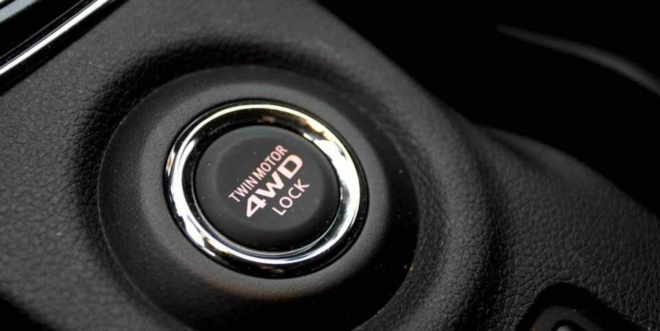 Mitsubishi Outlander PHEV biltest 2014