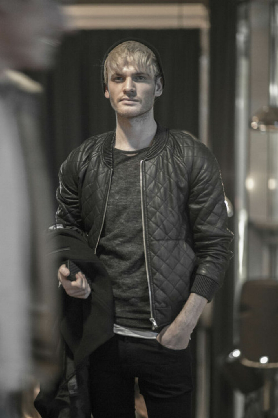 MOTESTYLIST: Frank Ragnarsson er utdannet motestylist ved SOFI School of Fashion Industry i Oslo, og drev lenge motebloggen Franka for menn. Tidligere i år var han deltager i Stylistene på VGTV.