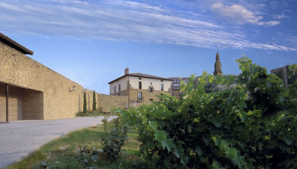 RIOJA: Spanias mest berømte rødvin kommer fra Rioja-distriktet. RIOJA: Spanias mest berømte rødvin kommer fra Rioja-distriktet.