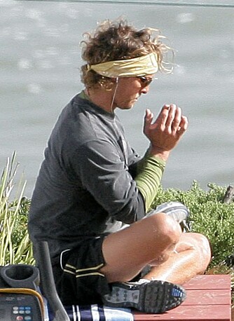 TRENING: Veltrente Matthew McConaughey bruker yoga for å holde seg i form.