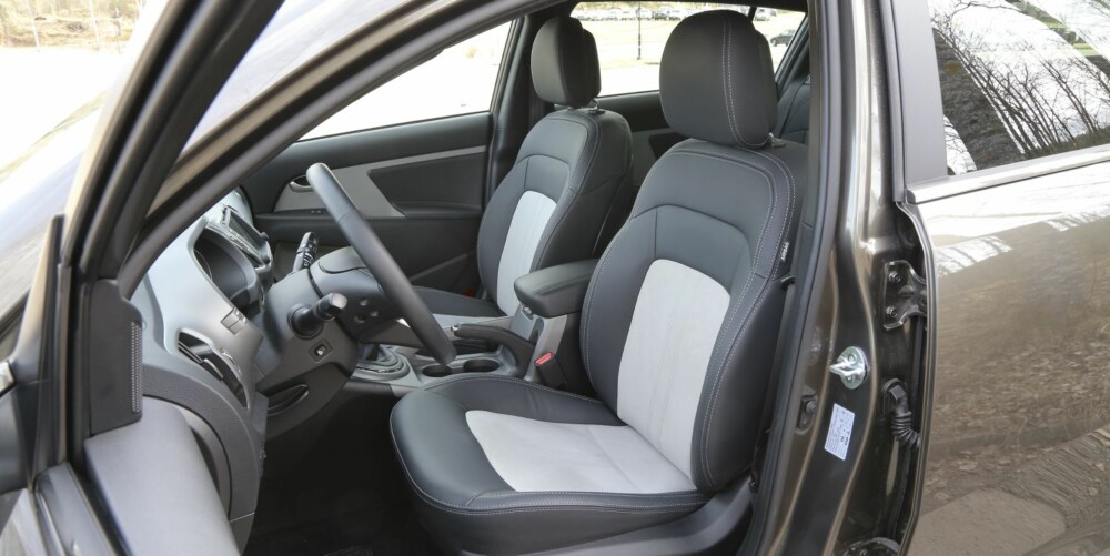 MYE UTSTYR: Kia Sportage er spekket med utstyr i den dyreste varianten, men prisen er fortsatt konkurransedyktig. MYE UTSTYR: Kia Sportage er spekket med utstyr i den dyreste varianten, men prisen er fortsatt konkurransedyktig.