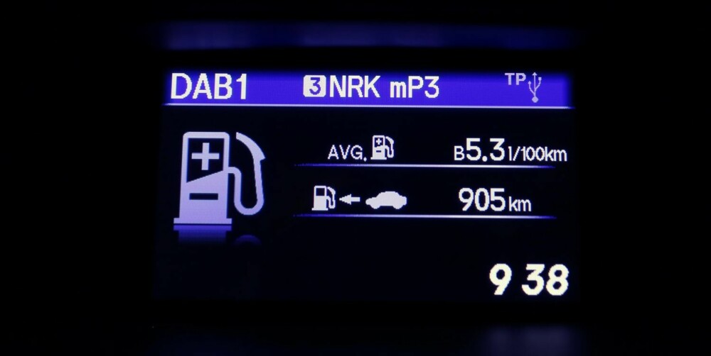 HYGGELIG LESING: Kjørecomputeren er ikke overdrevent optimistisk, og viser deg som oftest forbruk på 0,4- og 0,5-tallet. HYGGELIG LESING: Kjørecomputeren er ikke overdrevent optimistisk, og viser deg som oftest forbruk på 0,4- og 0,5-tallet.