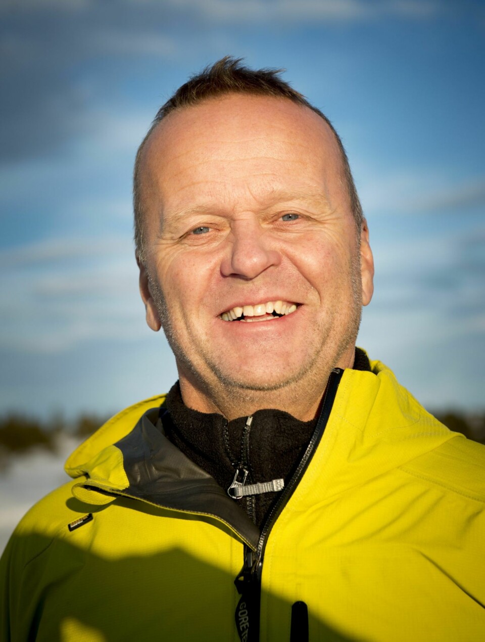 LEST TESTEN NØYE: Motors Rune Korsvoll oppfordrer alle til å studere testen nøye, for å finne ut hvilket dekk som passer best for akkurat deg. FOTO: Jon Terje Hellgren Hansen/NAF