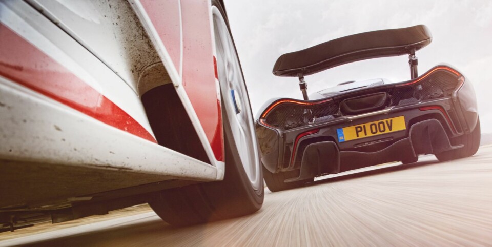 Superduellen: Porsche 918 Spyder mot McLaren P1