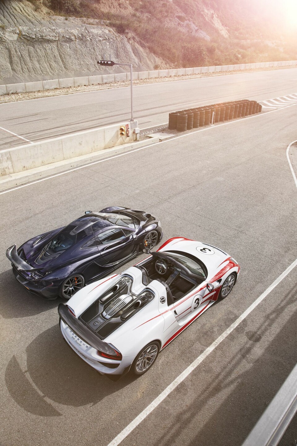Superduellen: Porsche 918 Spyder mot McLaren P1