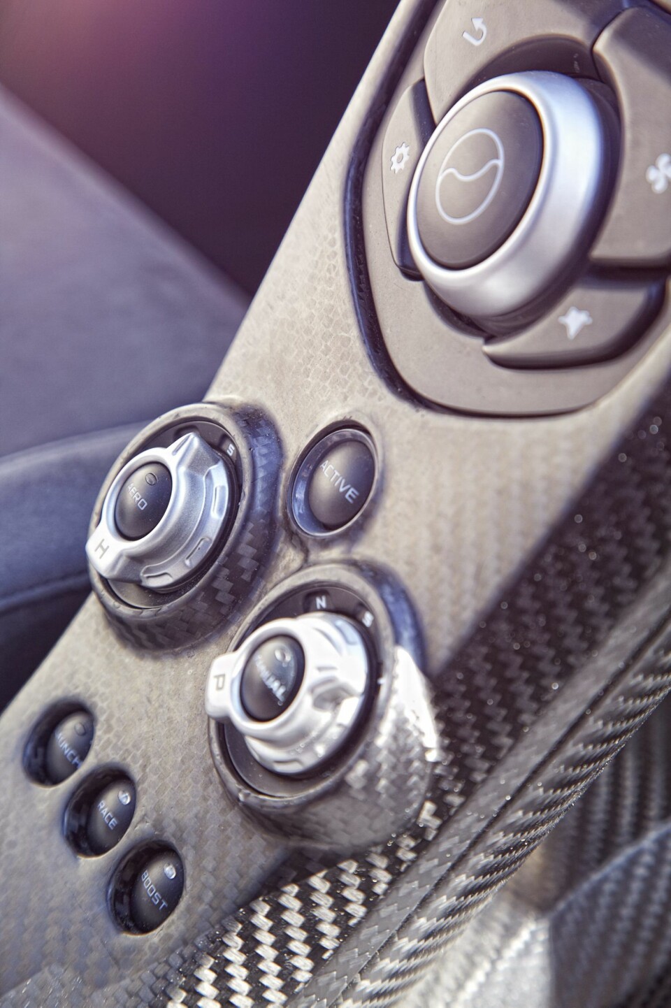 Superduellen: Porsche 918 Spyder mot McLaren P1