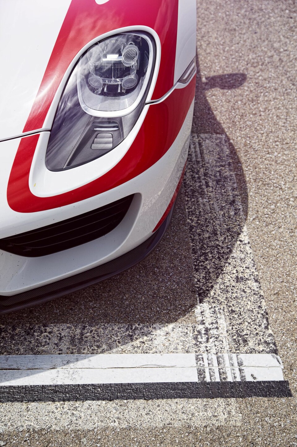 Superduellen: Porsche 918 Spyder mot McLaren P1