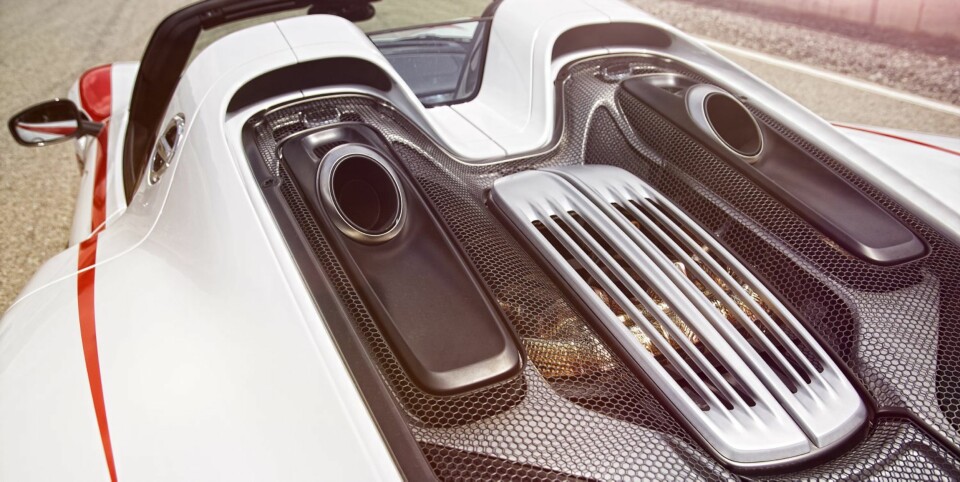 Superduellen: Porsche 918 Spyder mot McLaren P1