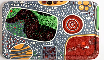 BRETT I TEKSTIL: «Terrazzo» serveringsbrett i bjørk av Josef Frank produseres av Svenskt Tenn. Prisen er 640 svenske kroner. BRETT I TEKSTIL: «Terrazzo» serveringsbrett i bjørk av Josef Frank produseres av Svenskt Tenn. Prisen er 640 svenske kroner.